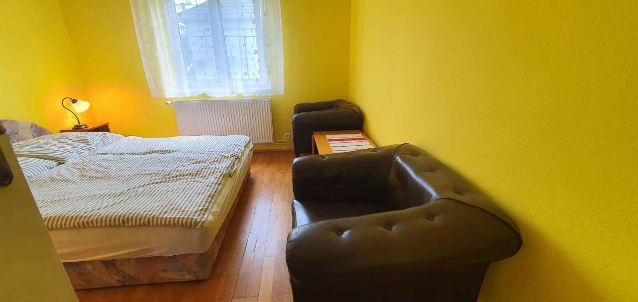 Anthony 2 Apartament